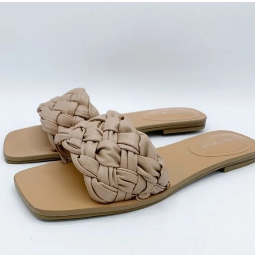 Marc Fisher Ltd. Reanna Leather Woven Flat Sandals Women's Size 10M - Picture 1 of 12